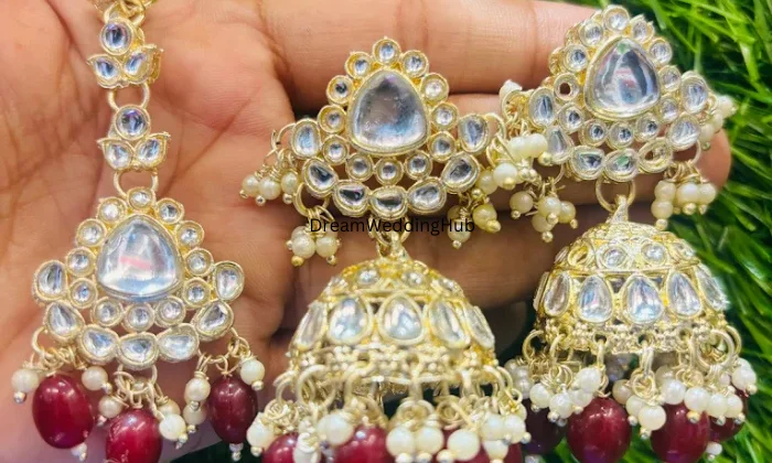 ROYAL GEMS AND COSMETICS